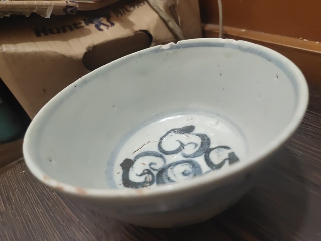 古玩陶瓷明中晚期 青花花卉紋碗真品鑒賞圖