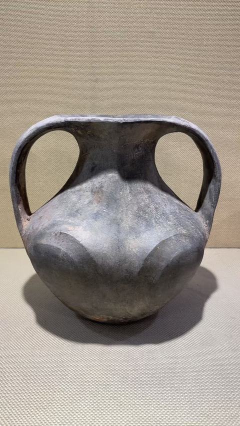 古玩陶瓷灰陶羊角壺真品鑒賞圖