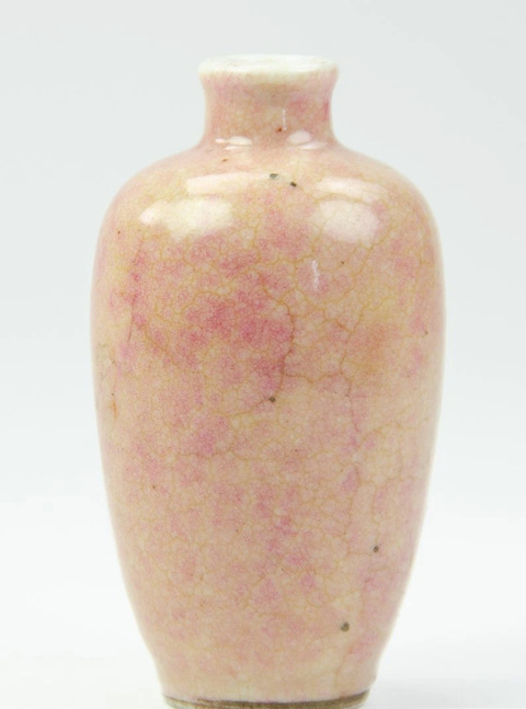 古玩陶瓷紅哥釉鼻煙壺真品鑒賞圖
