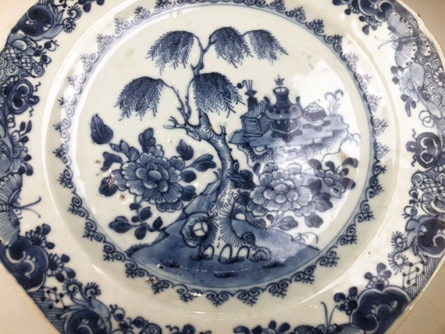 古玩陶瓷清早期·青花柳樹八方盤拍賣，當前價格0元