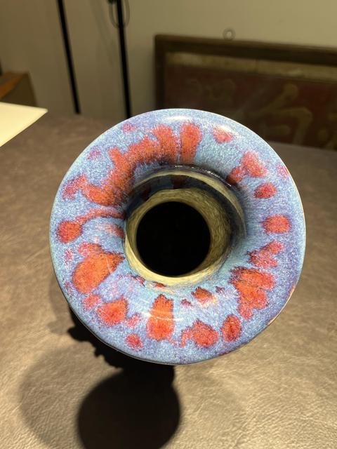 古玩陶瓷鈞紅窯變釉盤螭龍紋撇口瓶真品鑒賞圖