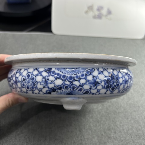 古玩陶瓷青花冰梅圖香爐真品鑒賞圖