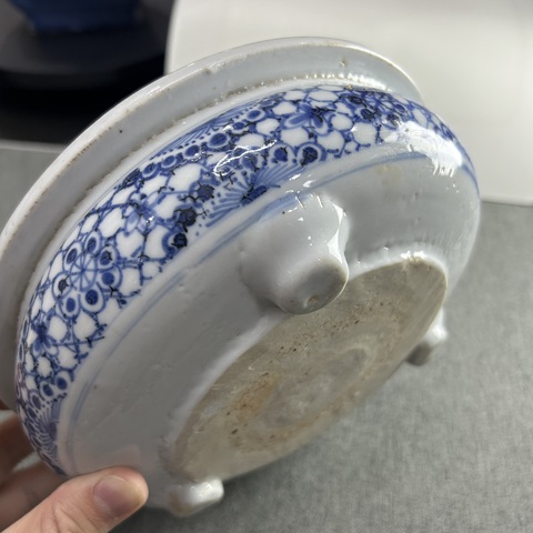 古玩陶瓷青花冰梅圖香爐真品鑒賞圖