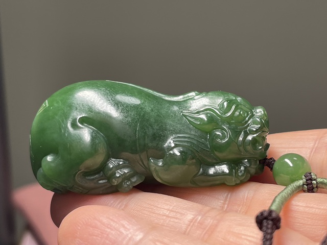 古玩玉器和田碧玉雕“貔貅”把件真品鑒賞圖