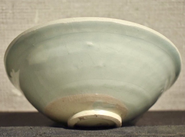 古玩陶瓷芒口圈足覆燒工藝影青碗真品鑒賞圖