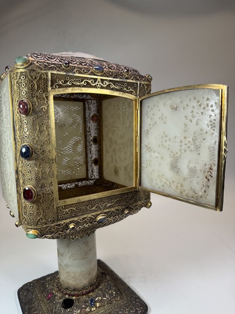 古玩雜項龍紋銀鎏金嵌寶宮燈真品鑒賞圖