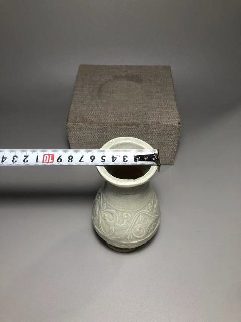 古玩陶瓷云市窯青白釉花卉紋箸瓶真品鑒賞圖