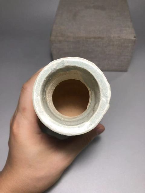 古玩陶瓷云市窯青白釉花卉紋箸瓶真品鑒賞圖
