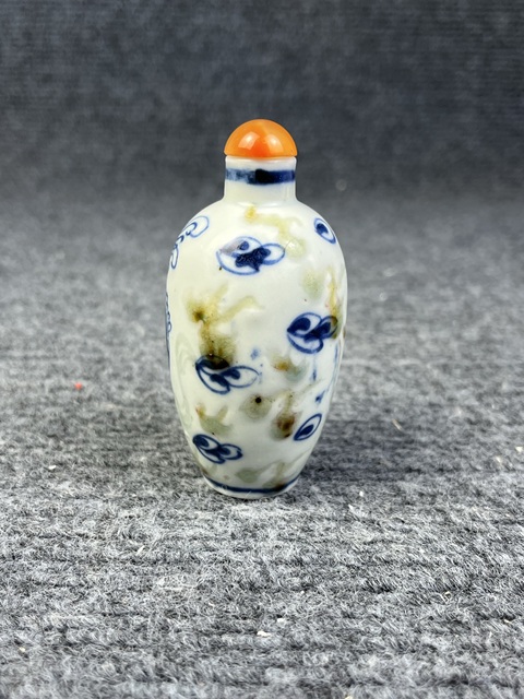 古玩陶瓷青花釉里紅獅子滾繡球鼻煙壺拍賣,當前價格1888元