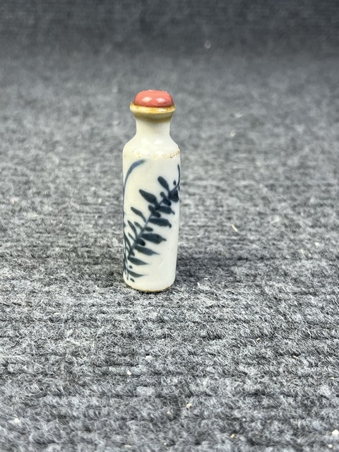 古玩陶瓷康熙青花花卉紋小瓶拍賣，當前價格588元