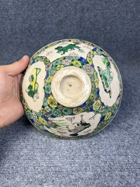 古玩陶瓷素三彩開窗人物瑞獸紋斗笠碗拍賣，當前價格3888元