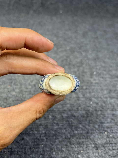 古玩陶瓷青花加彩人物紋鼻煙壺拍賣，當(dāng)前價(jià)格788元