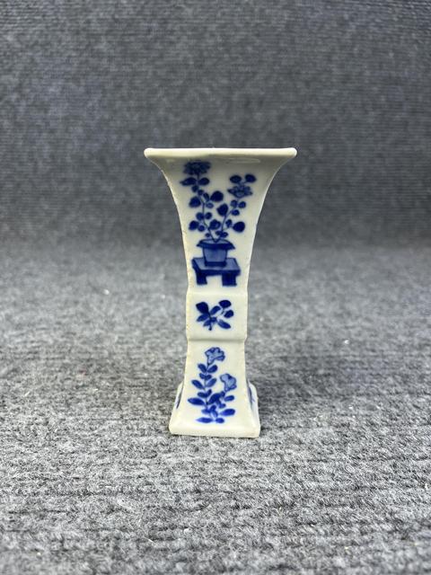 古玩陶瓷青花人物花卉紋四方小花觚拍賣,當前價格1288元