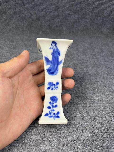 古玩陶瓷青花人物花卉紋四方小花觚拍賣,當前價格1288元