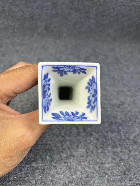 古玩陶瓷青花人物花卉紋四方小花觚拍賣,當前價格1288元