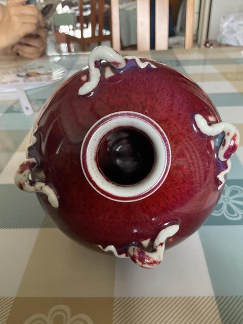古玩陶瓷紅釉瓶真品鑒賞圖