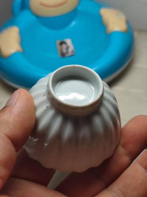 古玩陶瓷花口杯真品鑒賞圖