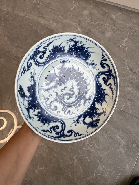古玩陶瓷摩羯龍紋青花盤真品鑒賞圖