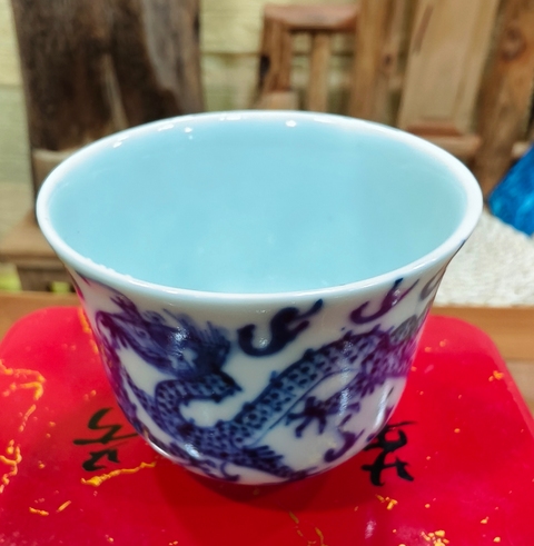 古玩陶瓷龍紋青花杯真品鑒賞圖