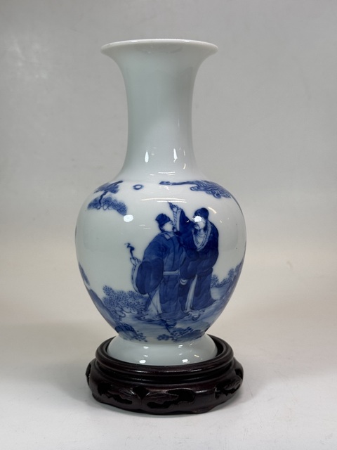 古玩陶瓷民國 青花人物紋瓶真品鑒賞圖