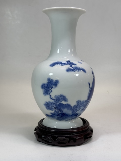 古玩陶瓷民國 青花人物紋瓶真品鑒賞圖