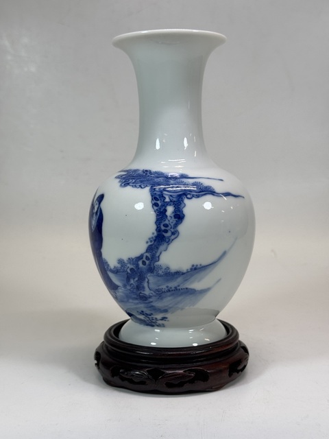 古玩陶瓷民國 青花人物紋瓶真品鑒賞圖