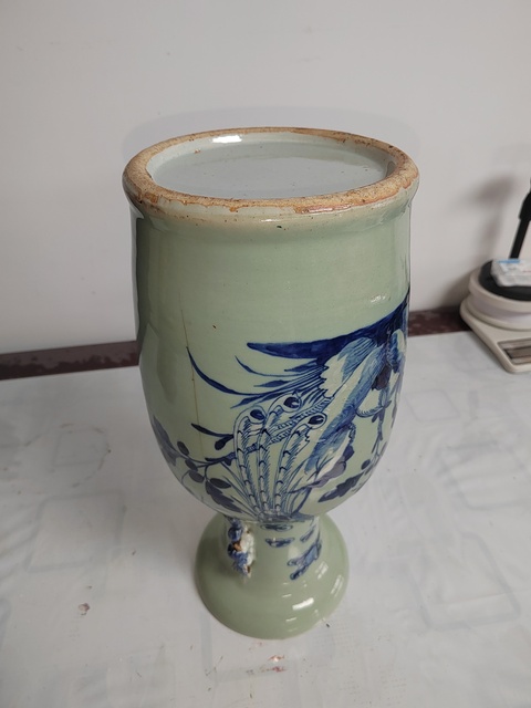 古玩陶瓷鳳凰牡丹紋青花瓶拍賣,當(dāng)前價(jià)格1400元
