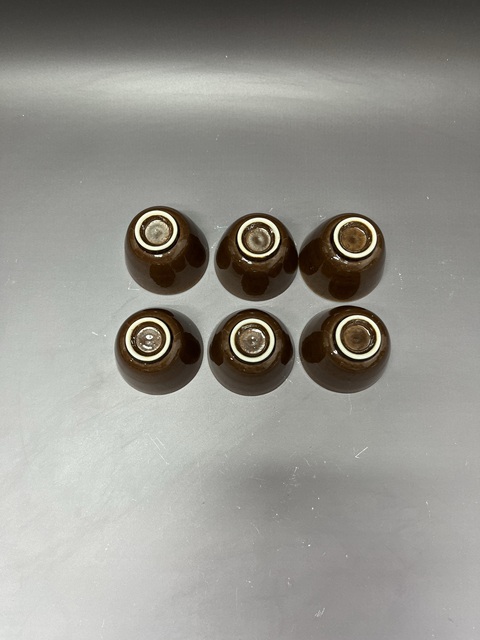 古玩陶瓷六只·創匯外紫金釉內青花魚藻紋杯一組拍賣,當前價格89元