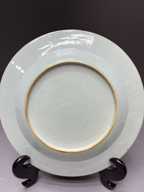 古玩陶瓷花卉紋青花盤真品鑒賞圖
