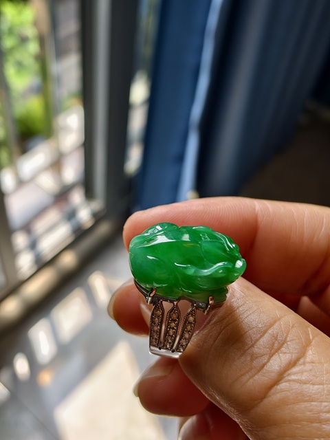 古玩玉器天然翡翠“貔貅”鑲嵌戒指真品鑒賞圖