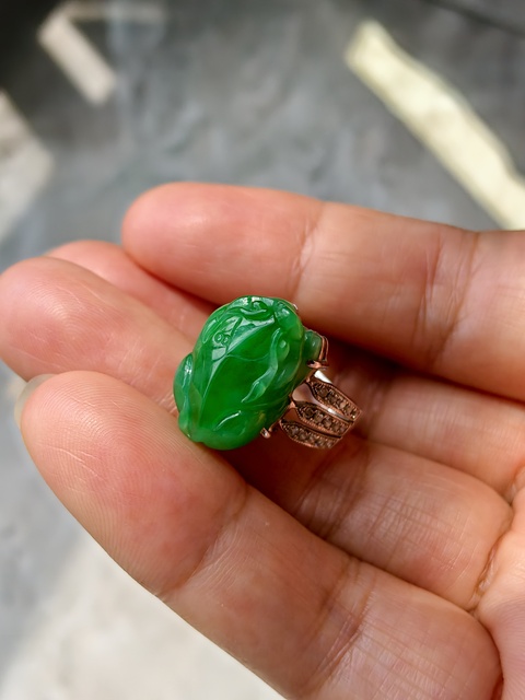 古玩玉器天然翡翠“貔貅”鑲嵌戒指真品鑒賞圖