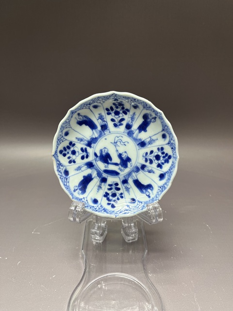 古玩陶瓷清康熙·仕女花卉嬰戲紋青花盤拍賣，當(dāng)前價格489元