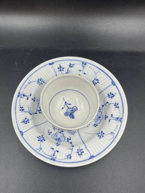 古玩陶瓷花卉紋青花杯真品鑒賞圖