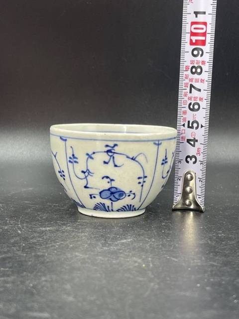 古玩陶瓷花卉紋青花杯真品鑒賞圖