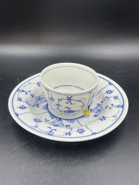 古玩陶瓷花卉紋青花杯真品鑒賞圖