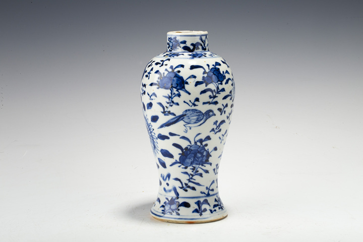 古玩陶瓷清晚·青花花鳥紋雞腿瓶
真品鑒賞圖