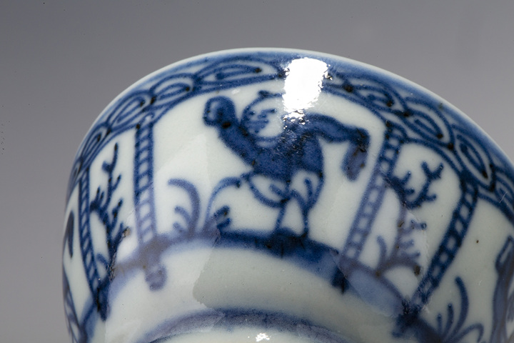 古玩陶瓷清康熙·青花開窗嬰戲紋小杯
真品鑒賞圖
