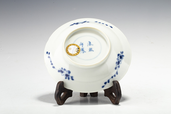 古玩陶瓷清晚·青花四美花卉紋花口碟
真品鑒賞圖