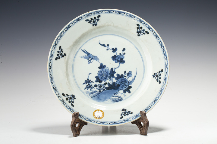古玩陶瓷清中·青花花鳥紋折沿盤
真品鑒賞圖