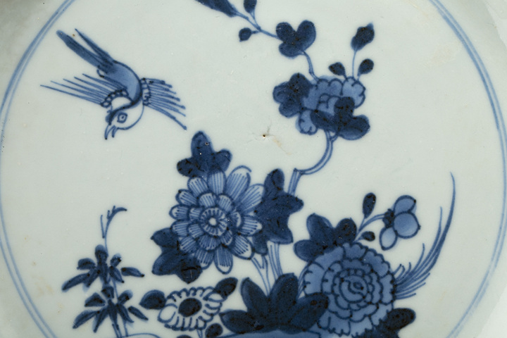 古玩陶瓷清中·青花花鳥紋折沿盤
真品鑒賞圖