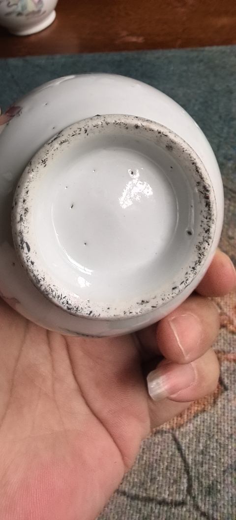 古玩陶瓷人物紋粉彩瓶真品鑒賞圖