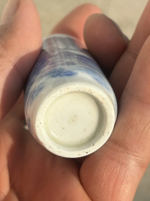 古玩陶瓷藍料彩人物故事紋鼻煙壺真品鑒賞圖