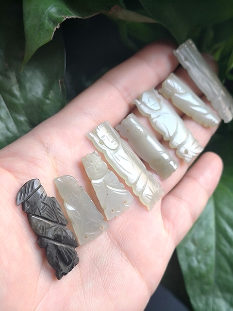 古玩玉器(放漏拍)清代和田玉雕“人物花片”拍賣,當前價格1600元