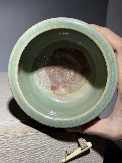 古玩陶瓷龍泉青瓷刻網格紋香爐真品鑒賞圖