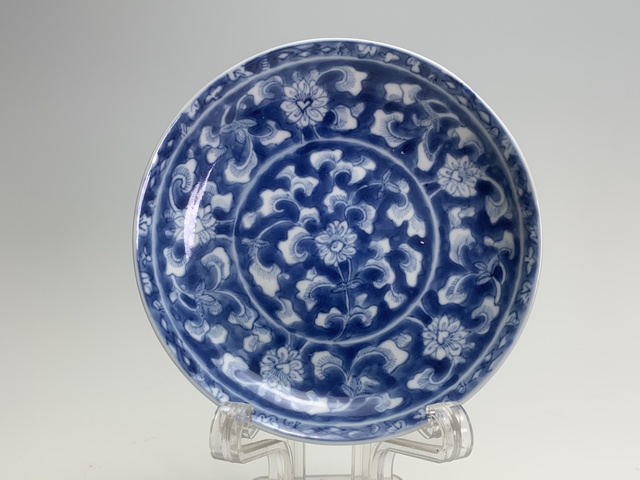 古玩陶瓷清康熙·青花留白纏枝花卉紋杯碟拍賣,當前價格1606元