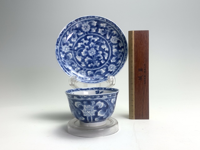 古玩陶瓷清康熙·青花留白纏枝花卉紋杯碟拍賣,當前價格1606元