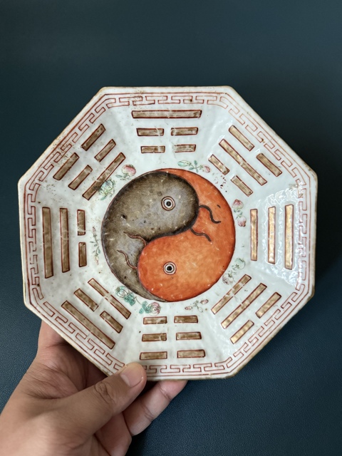 古玩陶瓷粉彩八卦盤真品鑒賞圖