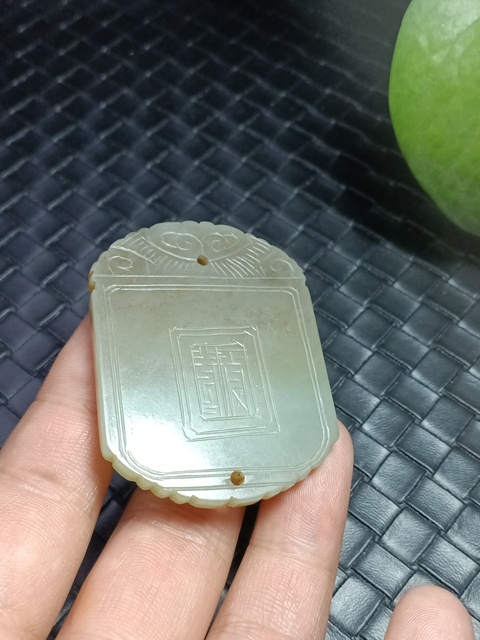 古玩玉器（珠博入盒）清代和田玉山水樓臺玉牌子拍賣，當前價格9688元
