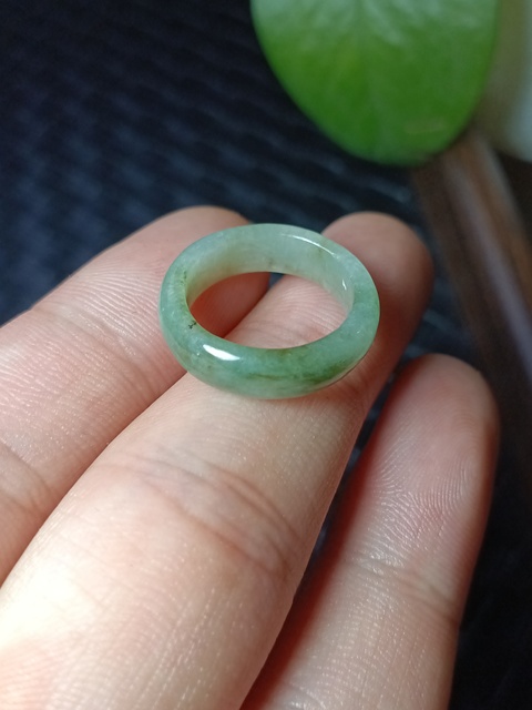 古玩玉器清代天然翡翠戒指拍賣,當(dāng)前價格288元