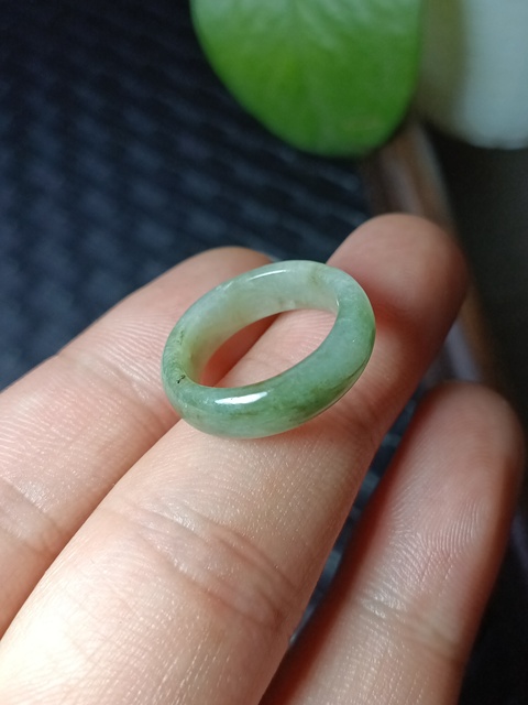 古玩玉器清代天然翡翠戒指拍賣,當(dāng)前價格288元